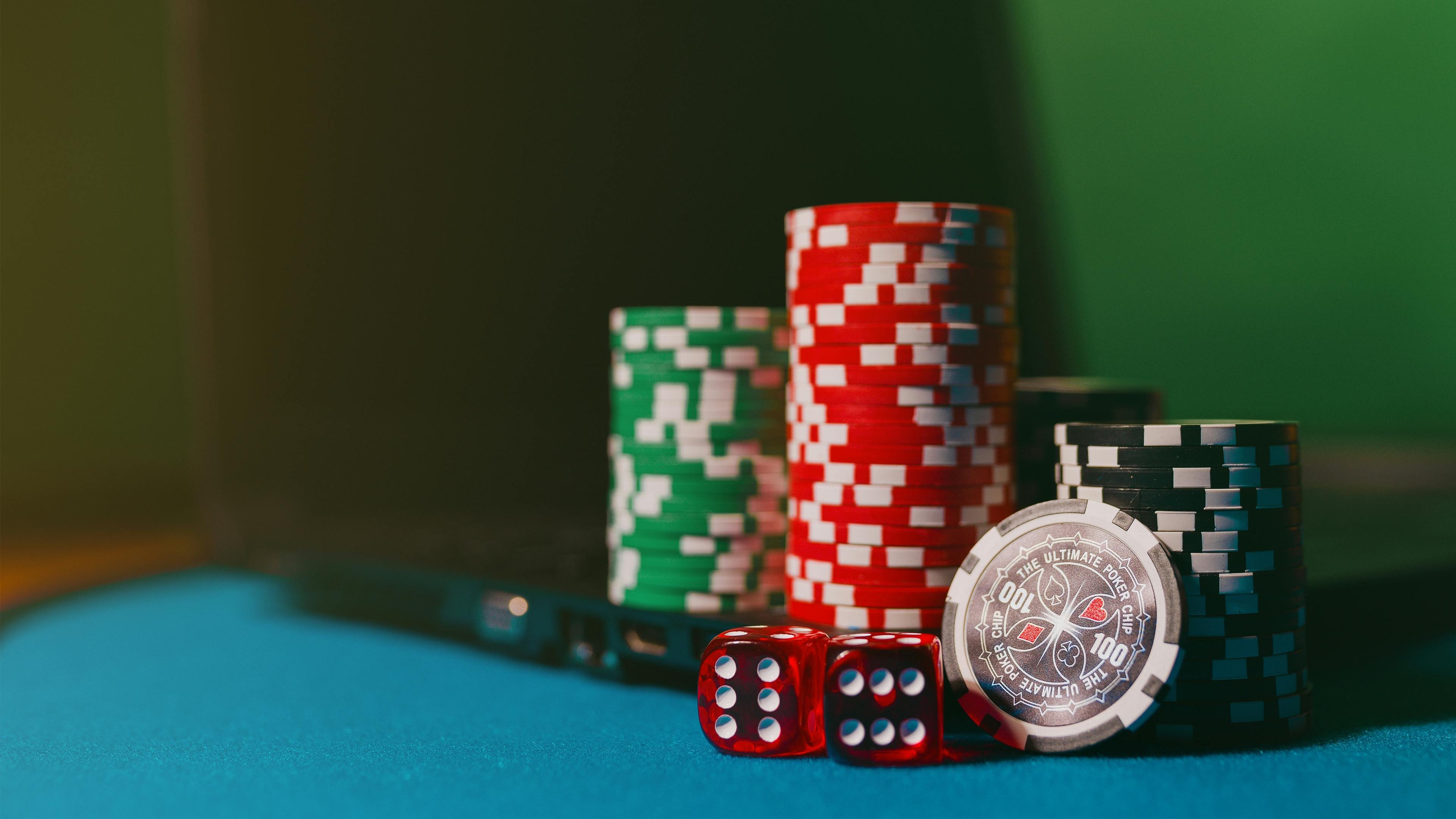 Ikon DANA, OVO, dan GoPay yang menunjukkan opsi e-wallet untuk deposit di autobet 4d